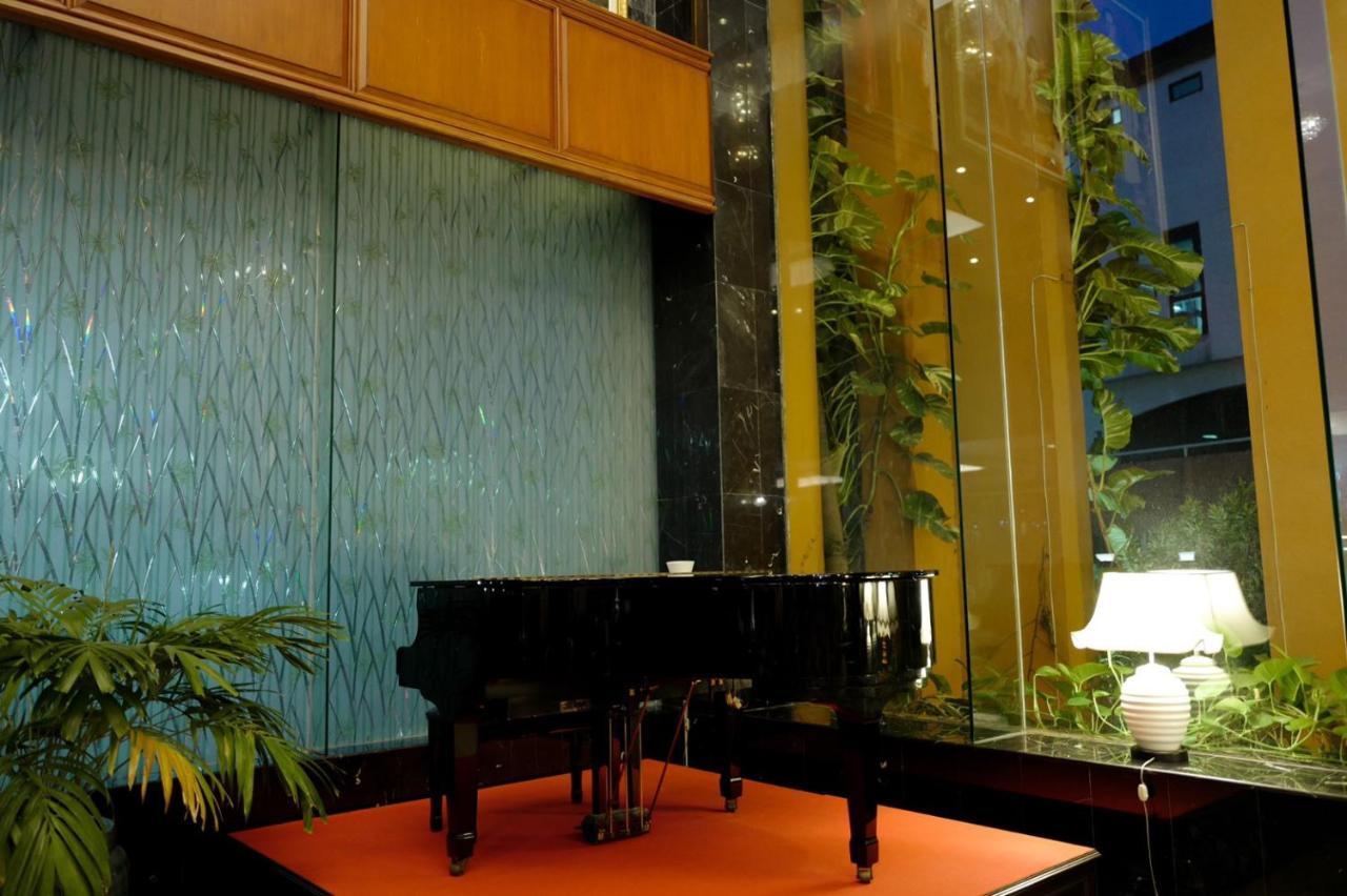 Town In Town Hotel Bangkok Luaran gambar