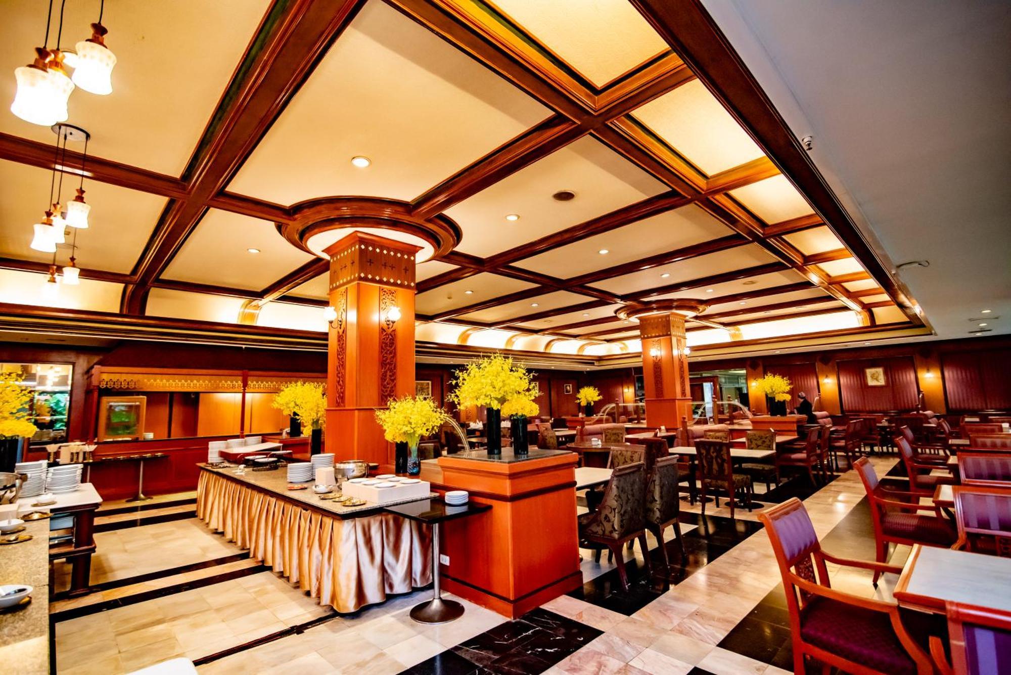 Town In Town Hotel Bangkok Luaran gambar