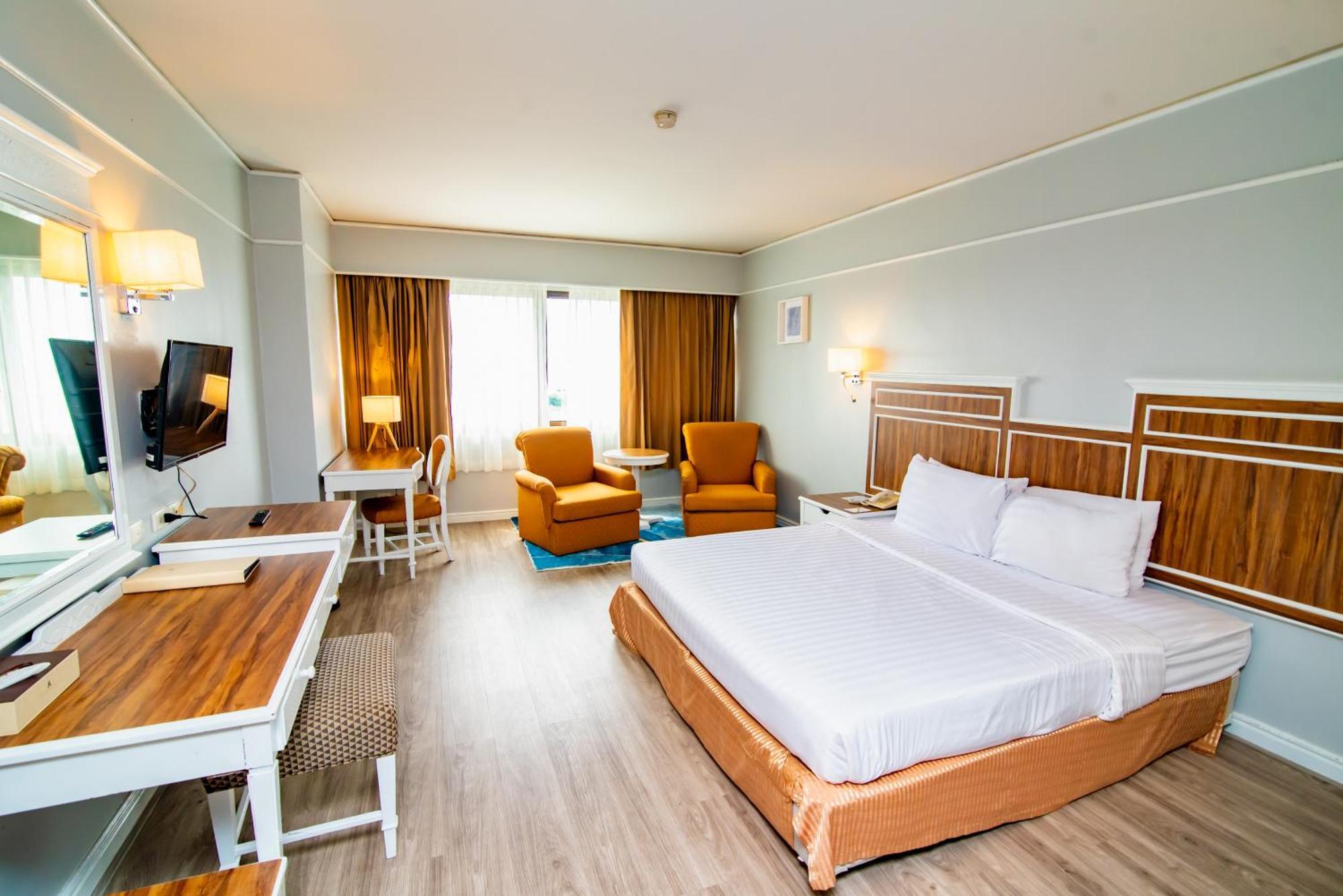 Town In Town Hotel Bangkok Luaran gambar