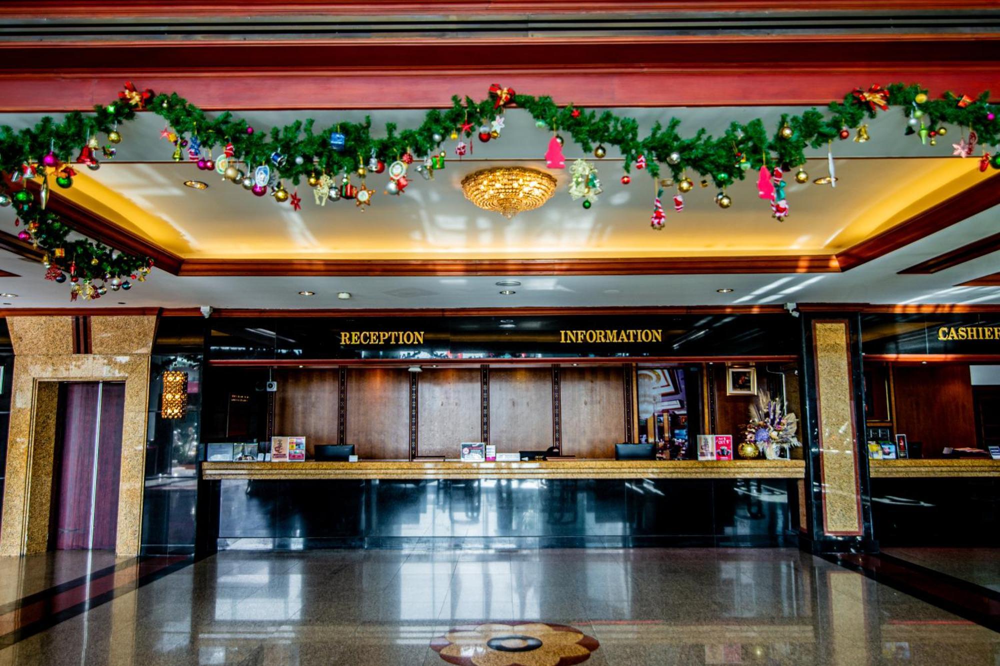 Town In Town Hotel Bangkok Luaran gambar