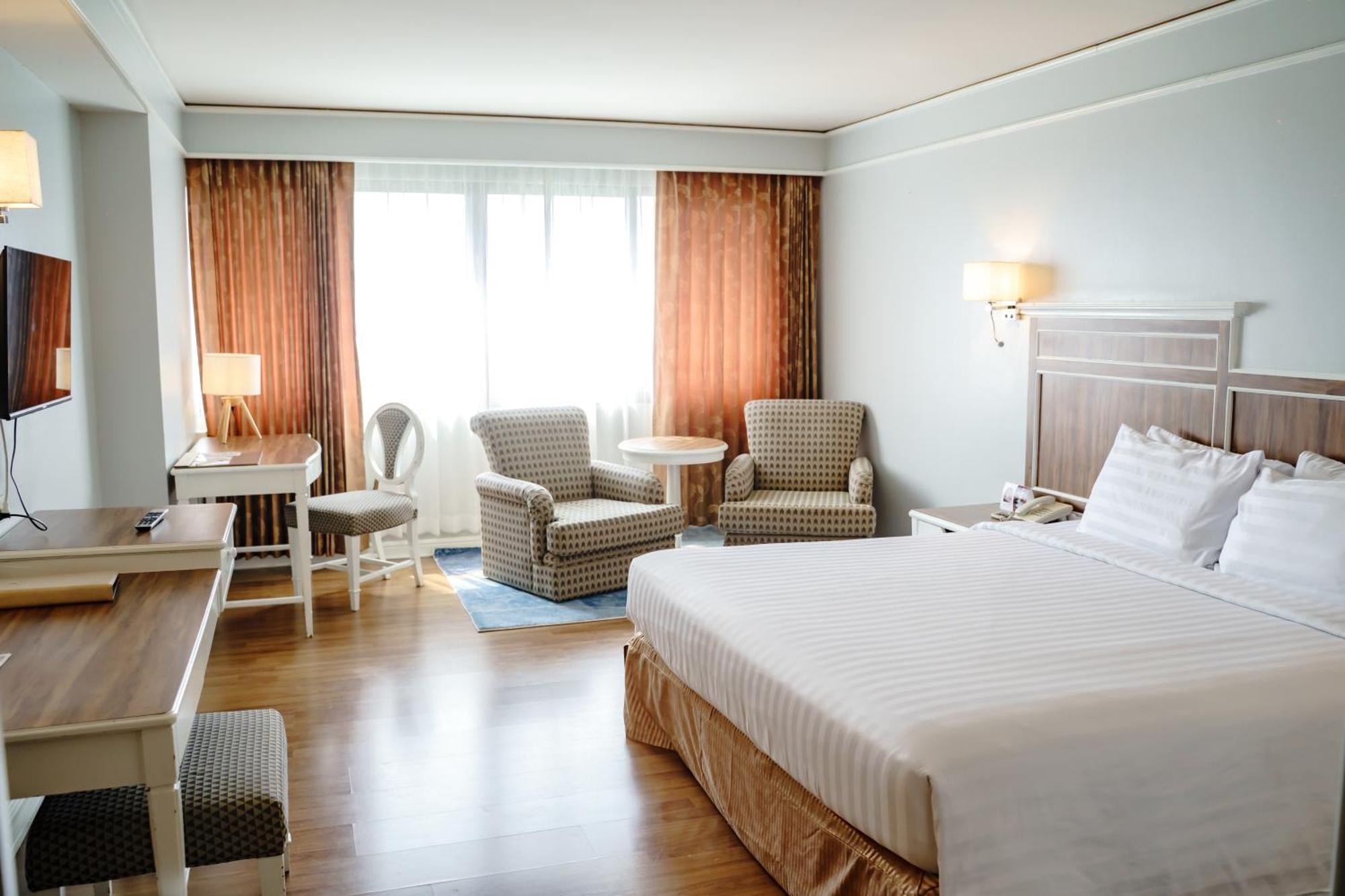Town In Town Hotel Bangkok Luaran gambar