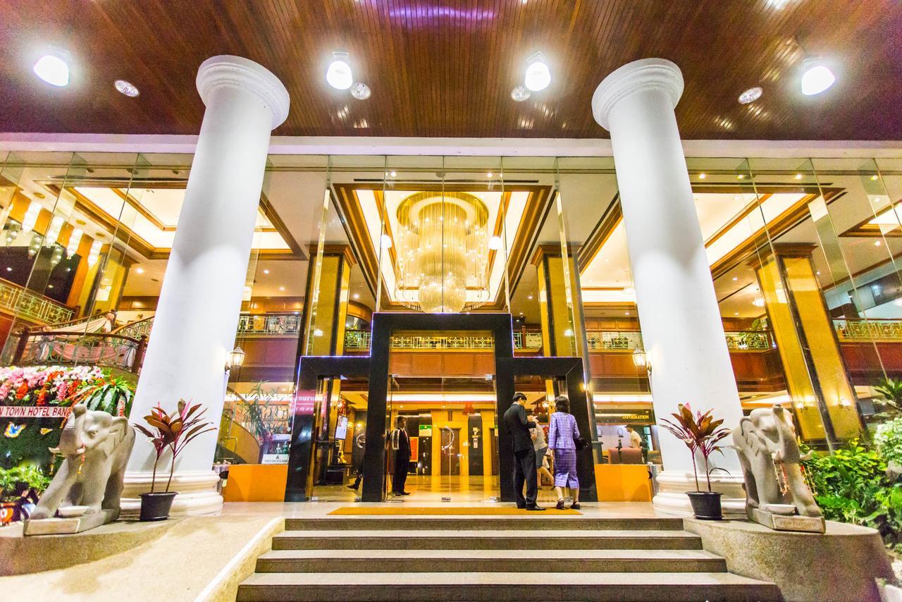Town In Town Hotel Bangkok Luaran gambar